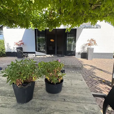 Stijlvol & Ruim Relax 'de Meierij' Nyaraló Schijndel